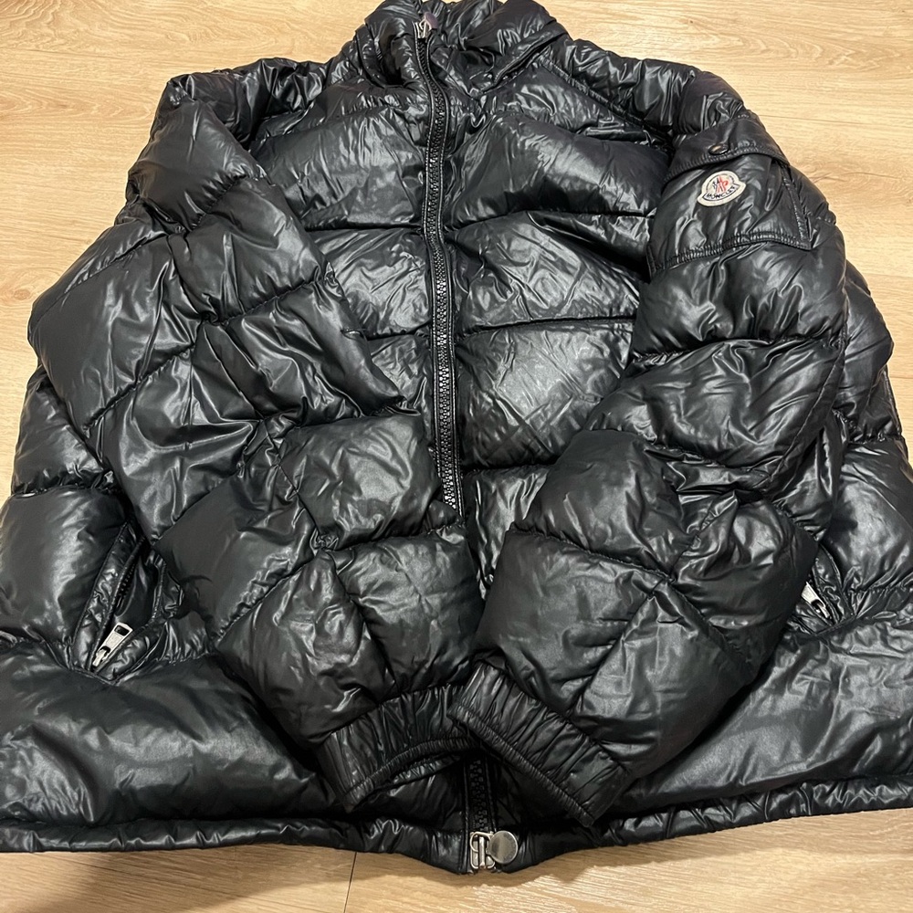Moncler Black Puffer Jacket ( men’s 7 )